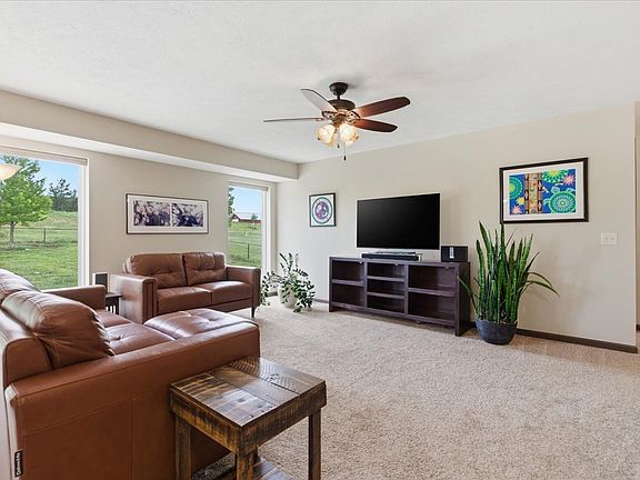 5th image of 26655 Noyes Ave