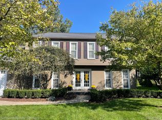 886 Aspen Dr, Rochester, MI 48307