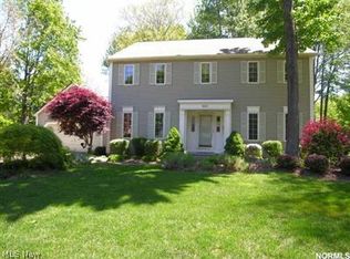 603 Yarmouth Ln, Bay Village, OH 44140