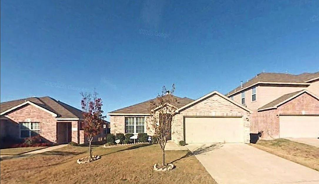 3 bed, 1702 sqft, $2,200 — Photo 1