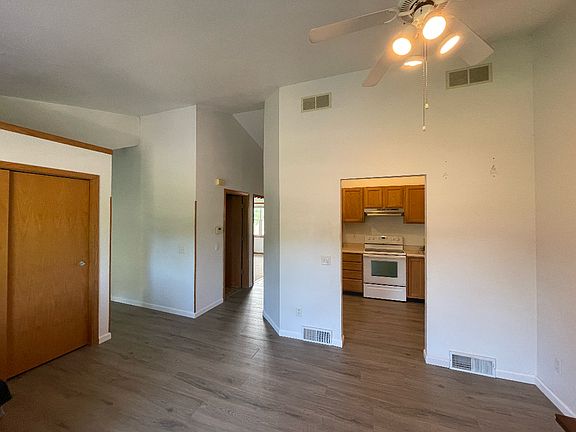 3rd image of 816 Spellman St