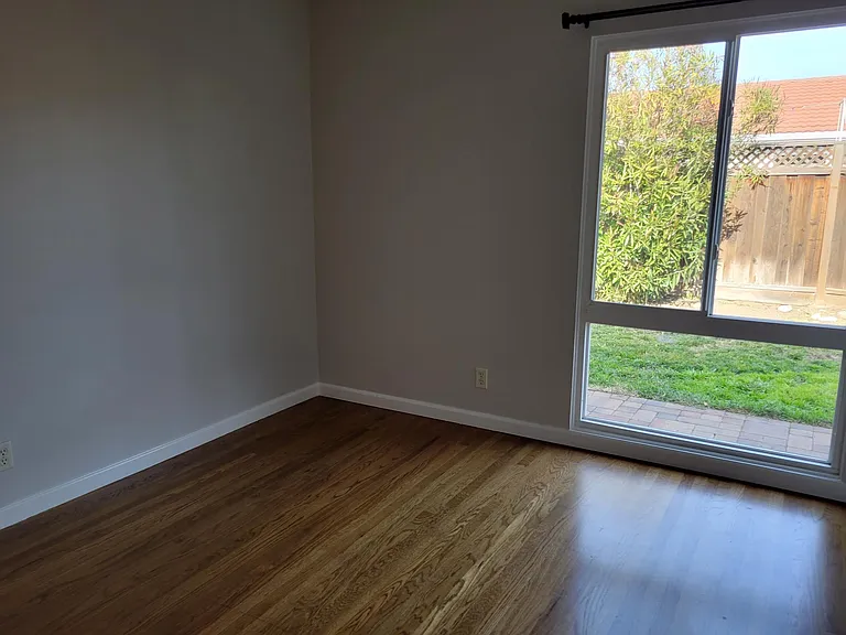 1013 Tulip Dr — Photo 27