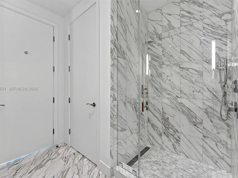 175 SE 25th Rd #604 — Photo 14