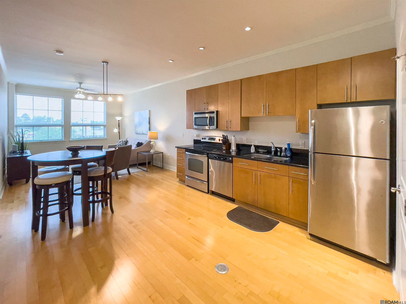 7707 Bluebonnet Blvd — Photo 1