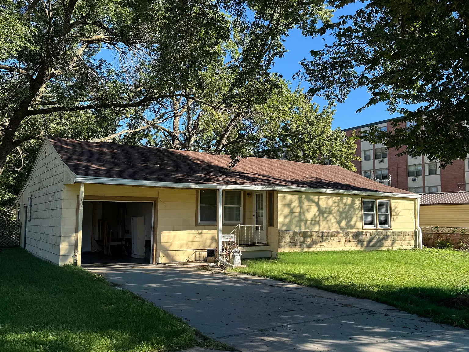 2 bed, 1156 sqft, $865 — Photo 1