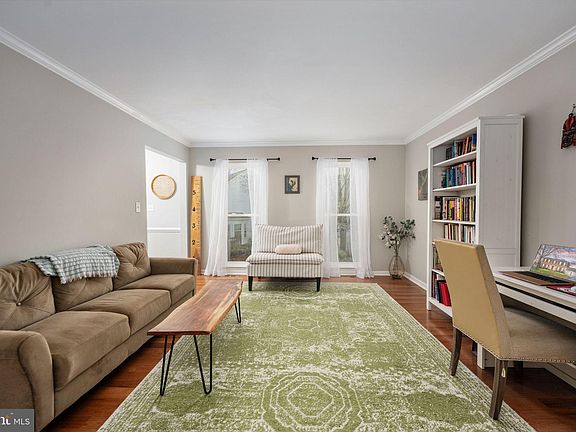 5th image of 14 Hampshire Ct