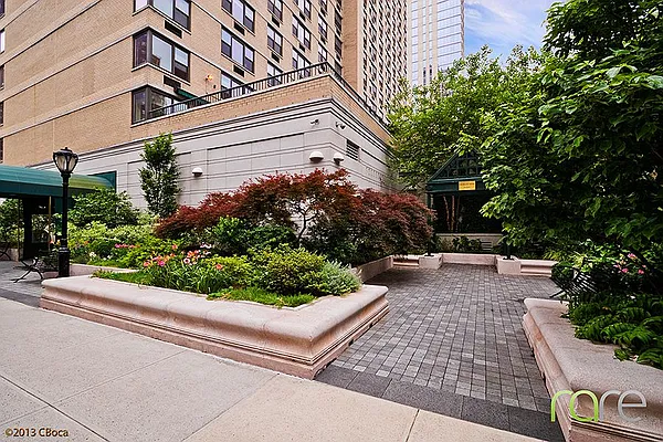 Rented by Rich Associates Real Estate LLC | media 8