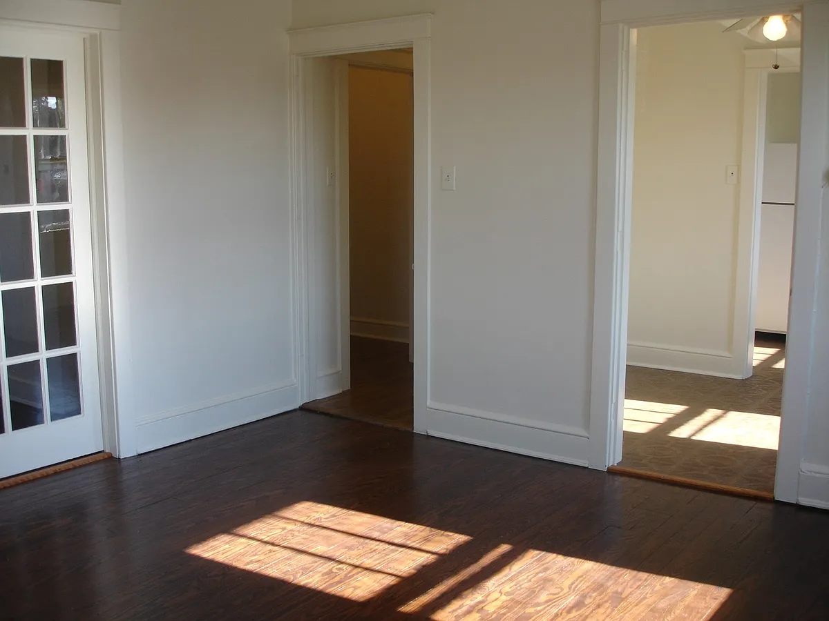 Building Photo - 1405 Oregon Pike