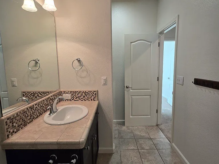 3246 Monterosa Ln — Photo 22