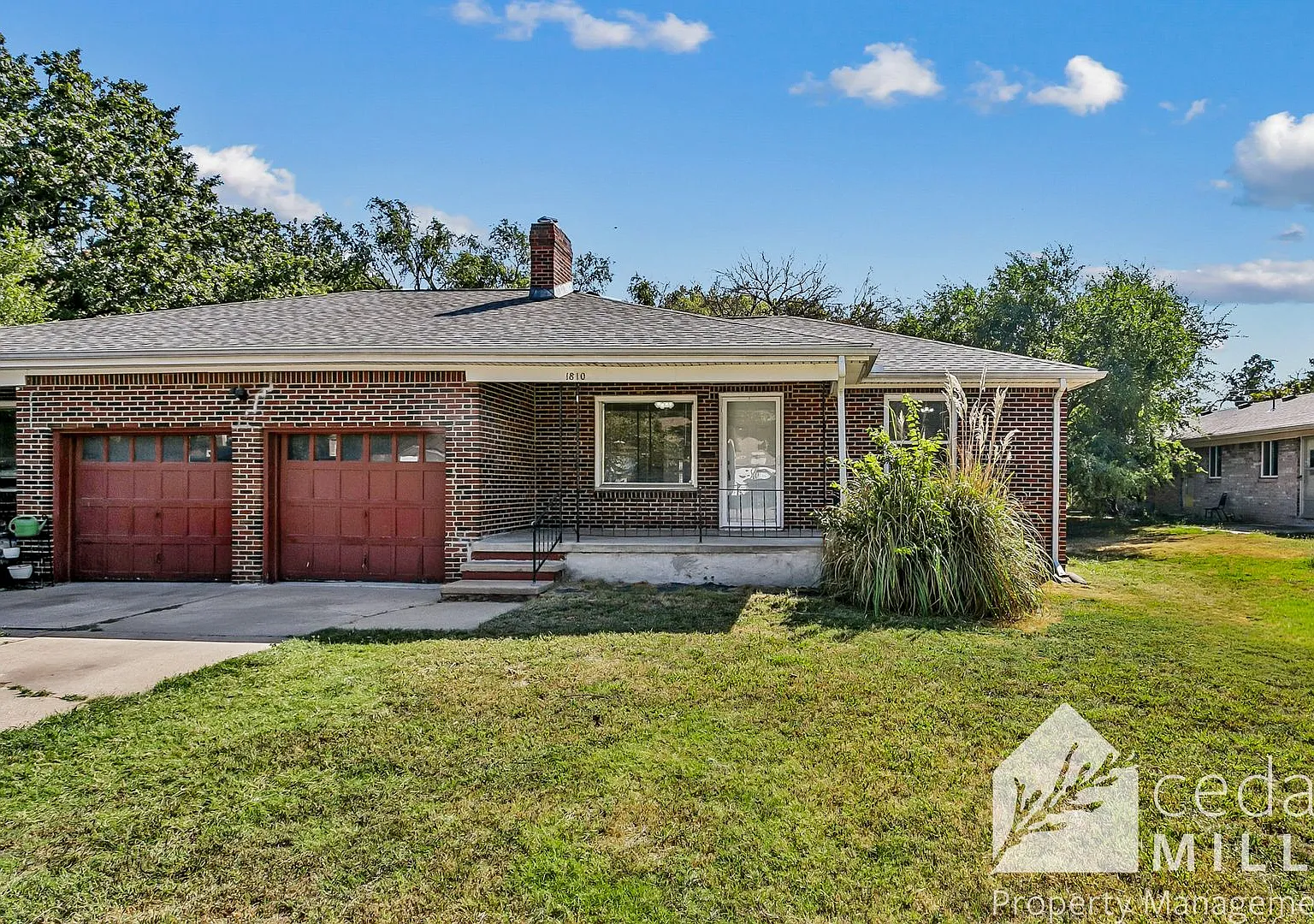 Huge Duplex in Riverside! — Photo 1