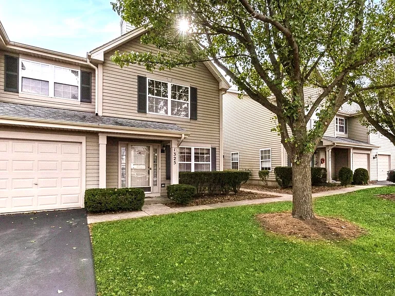 1325 Orleans Dr — Photo 1