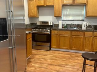 226 SW 11th St #2, Dania, FL 33004
