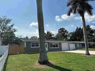 3880 Sierra Dr, Palm Springs, FL 33461