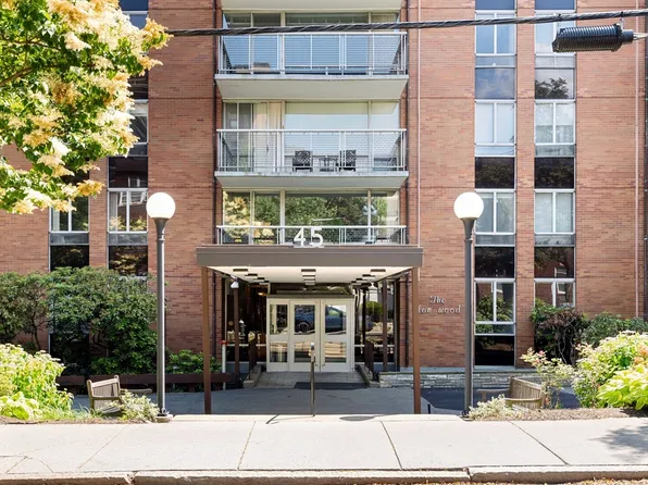 45 Longwood Ave APT 212, Brookline, MA 02446