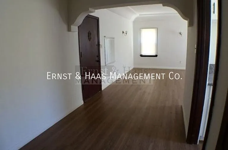 2141 Chestnut Ave #8 — Photo 5