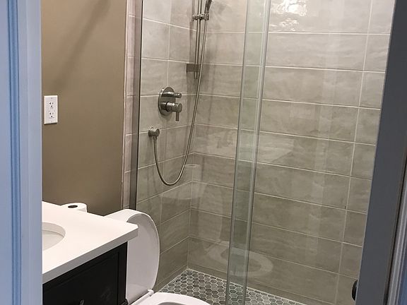 2nd image of 125 Bay 14 St