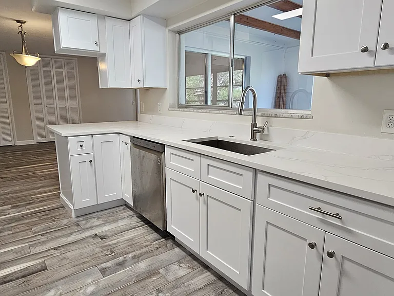 1329 Fairfield Dr — Photo 34