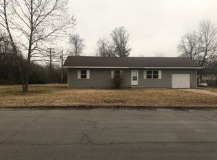 916 Victoria St, Marshfield, MO 65706