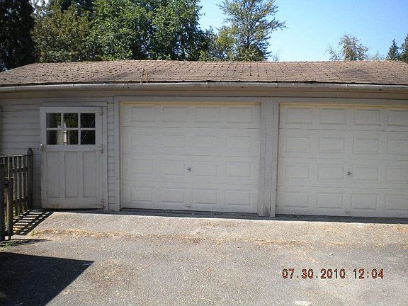 2nd image of 15720 Broadway Ave