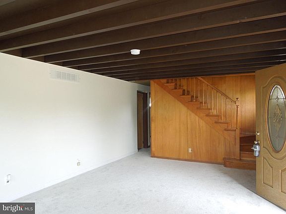 2nd image of 1004 Somerset Dr