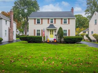 46 Hampshire Dr, Rochester, NY 14618