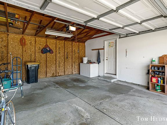 5th image of 3950 York View Dr NW