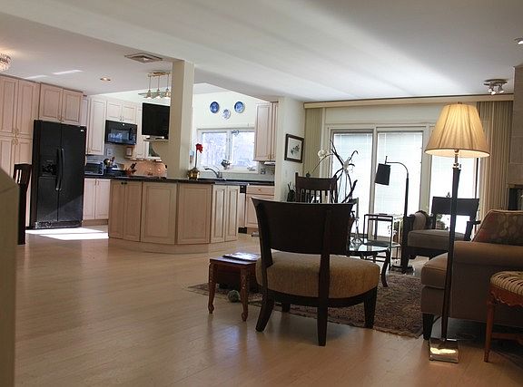 4th image of 1715B Wildberry Dr #24B