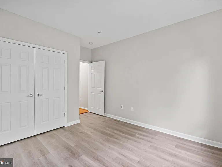 801 S Greenbrier St #215 — Photo 26