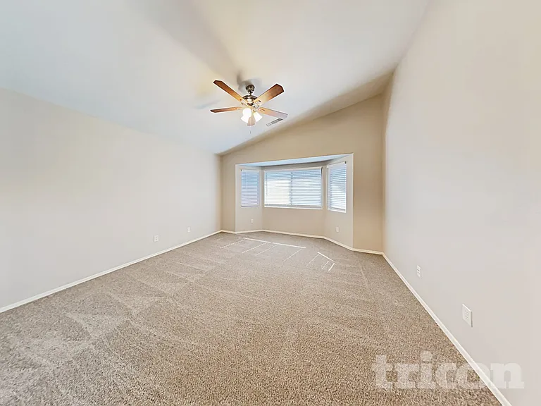 25683 W Saint Kateri Dr — Photo 8