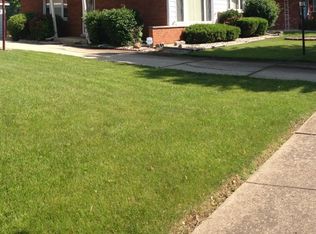228 N Park Dr, Glenwood, IL