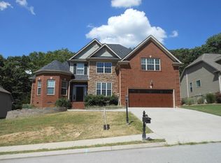 6979 Neville Dr, Ooltewah, TN 37363