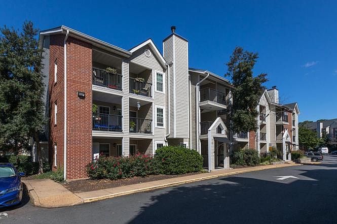 1st image of 3307 Wyndham Cres #1168