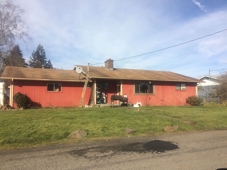 1st image of 911 S 11th Ave