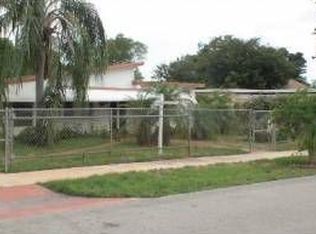 33 Edmund Rd, West Park, FL 33023