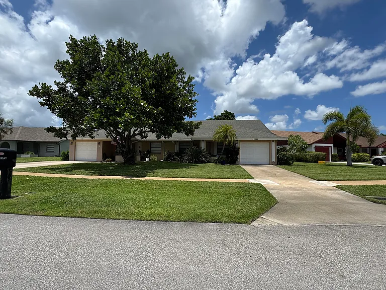 11894 Suellen Cir — Photo 1