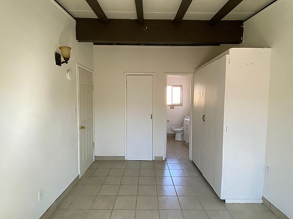 4th image of 6442 Athol Ave