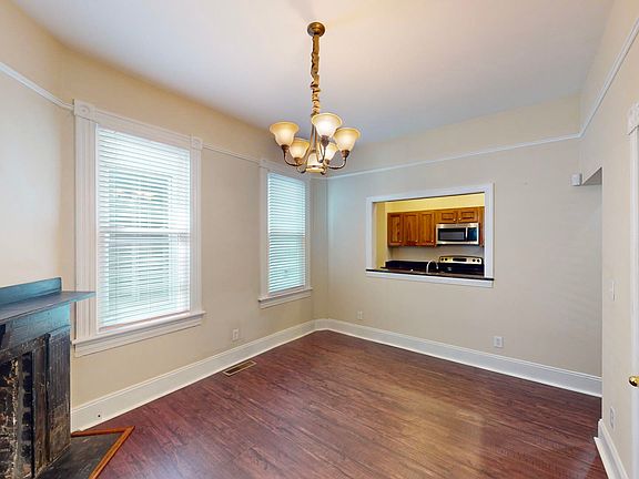 5th image of 409 Dinwiddie St Unit A