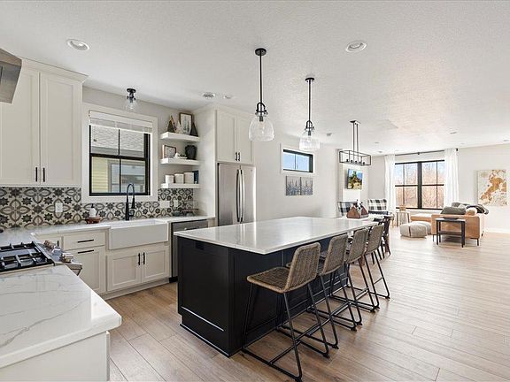 3rd image of 1215 Harbor Pl
