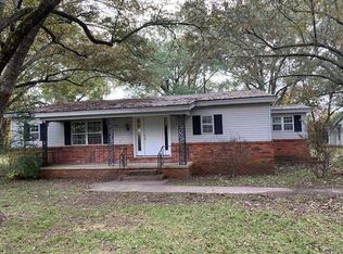 946 Bissell Rd, Tupelo, MS 38801