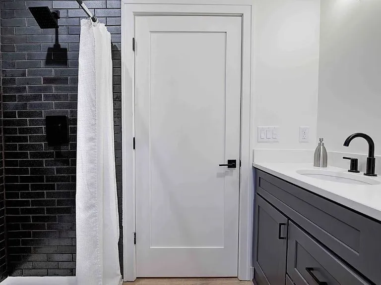 925 E Otjen St #1 — Photo 10