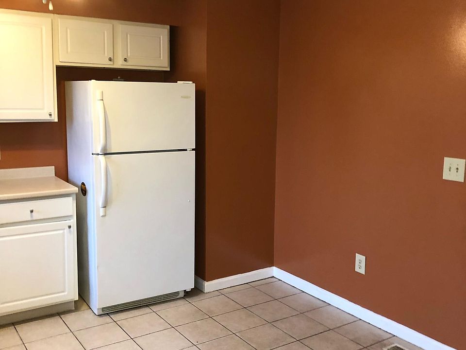 1st image of 46 Chamberlain St #B