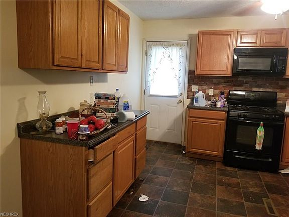2nd image of 901 Virginia Ave