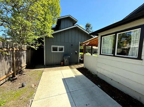 2523 Kincaid St, Eugene, OR 97405