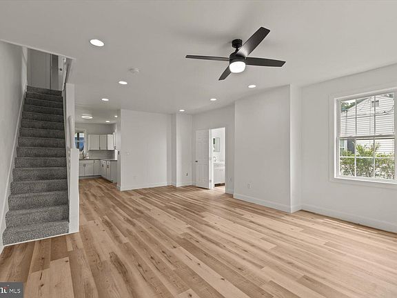 2nd image of 1551 Fruitville Pike