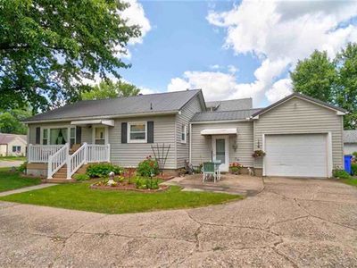 734 S 4th Ave, Washington, IA, 52353