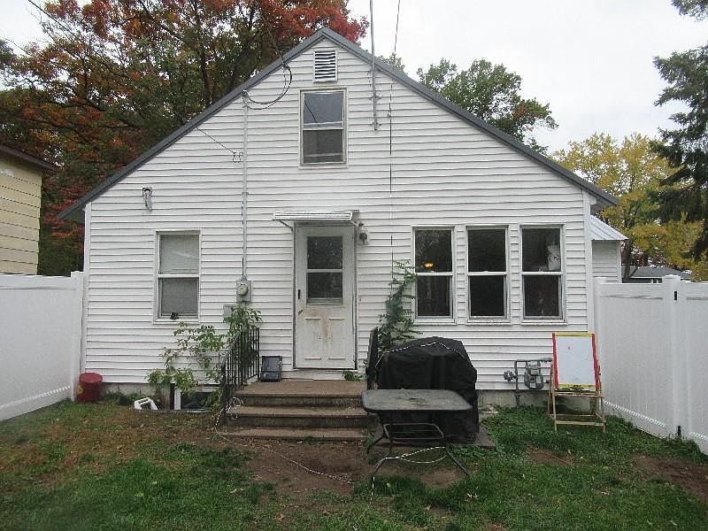 409 Poplar St, Spooner, WI 54801 MLS 1570441 Zillow