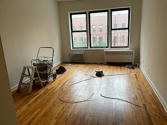 3rd image of 261 E 71st St APT 3H