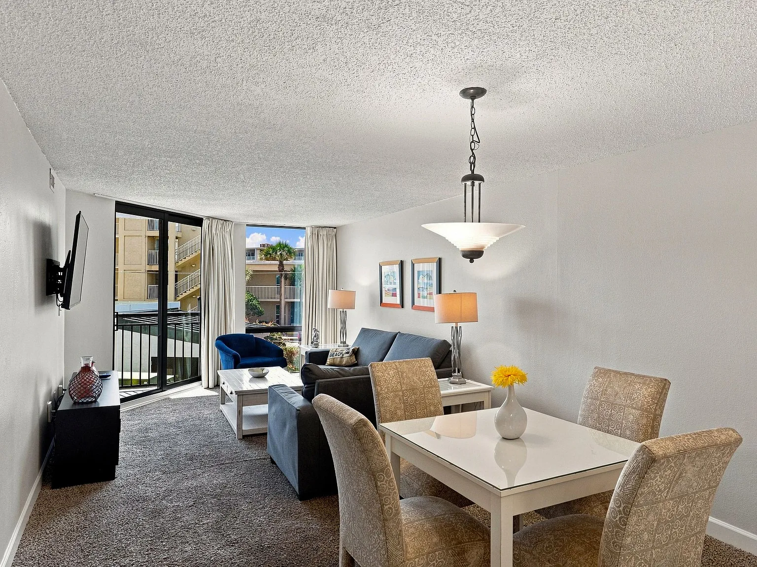 1 bed, 1.5 bath, 766 sqft, $2,200 — Photo 2