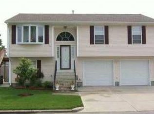 38 Hand St, Pawtucket, RI 02861