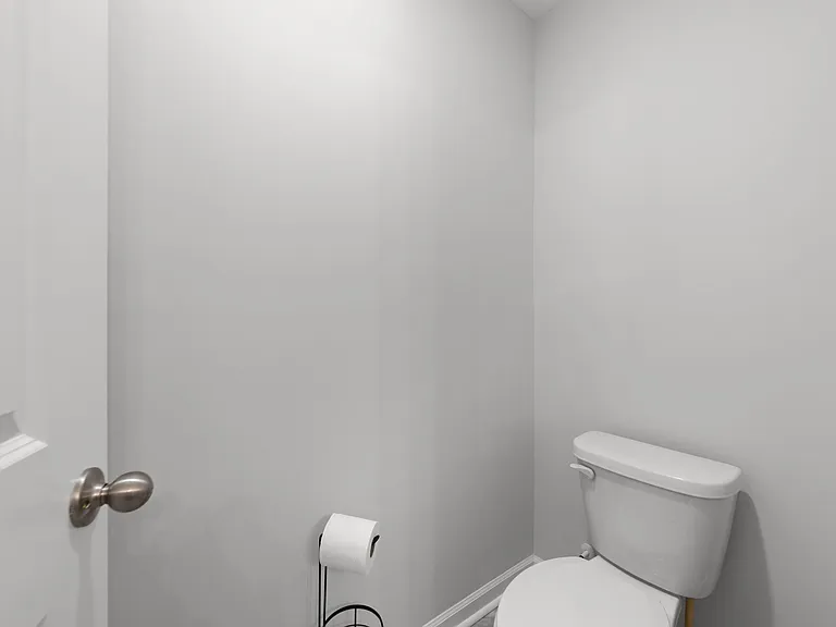 2108 Regal Dr — Photo 33
